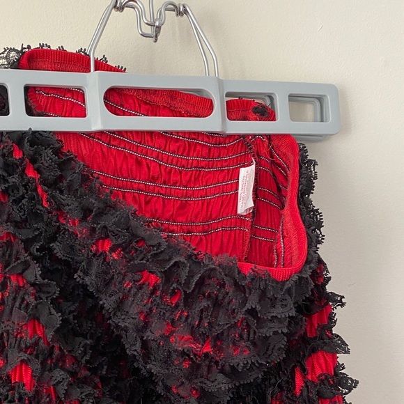 Elegant Red and Black Ruffled Dance Dress - Picture 3 of 4